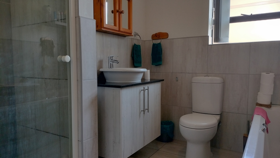 3 Bedroom Property for Sale in Fraaiuitsig Western Cape